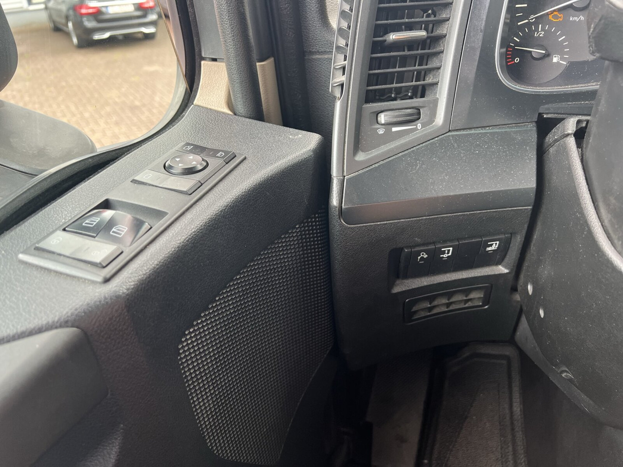 Mercedes-Benz Actros 1842/45 LS 4x2 Actros 1842/45 LS 4x2, 3x VORHANDEN - Влекач: снимка 4 Mercedes-Benz Actros 1842/45 LS 4x2 Actros 1842/45 LS 4x2, 3x VORHANDEN - Влекач: снимка 4