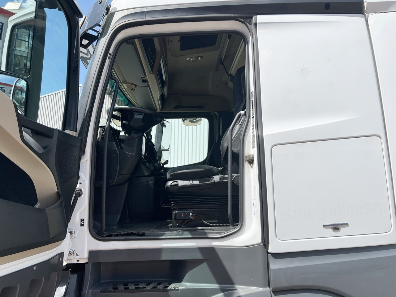 Mercedes-Benz Actros 1842/45 LS 4x2 Actros 1842/45 LS 4x2, 3x VORHANDEN - Влекач: снимка 5 Mercedes-Benz Actros 1842/45 LS 4x2 Actros 1842/45 LS 4x2, 3x VORHANDEN - Влекач: снимка 5