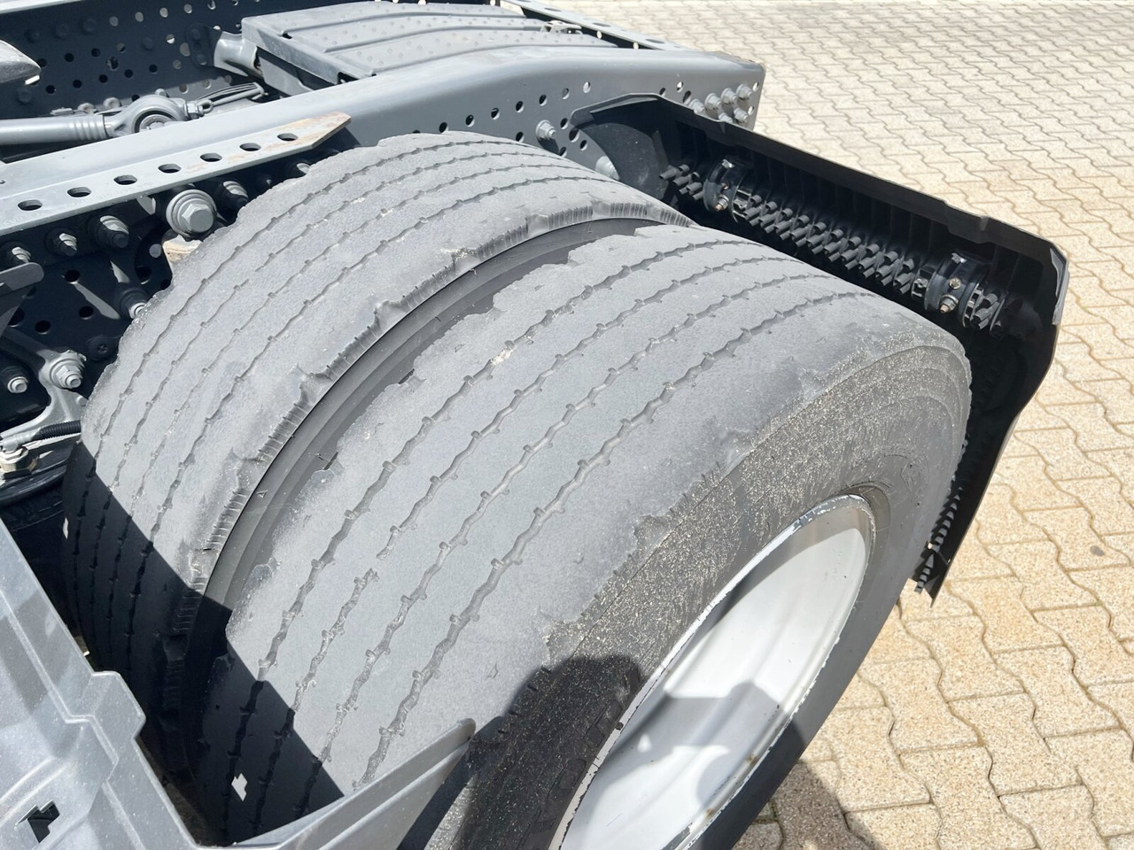 Mercedes-Benz Actros 1842/45 LS 4x2 Actros 1842/45 LS 4x2, 3x VORHANDEN - Влекач: снимка 3 Mercedes-Benz Actros 1842/45 LS 4x2 Actros 1842/45 LS 4x2, 3x VORHANDEN - Влекач: снимка 3