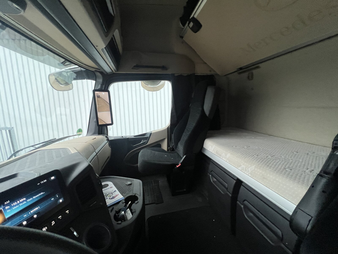 Mercedes-Benz Actros 1848 LS 4x2 Actros 1848 LS 4x2, Volumer, Retarder - Влекач: снимка 3 Mercedes-Benz Actros 1848 LS 4x2 Actros 1848 LS 4x2, Volumer, Retarder - Влекач: снимка 3