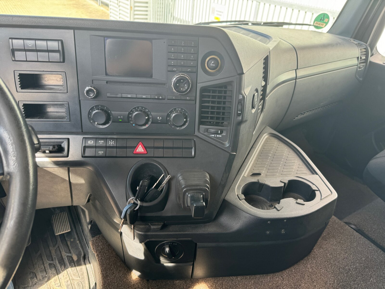 Mercedes-Benz Arocs 3343 S 6x4 Arocs 3343 S 6x4, Full Steel, 3x Vorhanden! - Влекач: снимка 2 Mercedes-Benz Arocs 3343 S 6x4 Arocs 3343 S 6x4, Full Steel, 3x Vorhanden! - Влекач: снимка 2