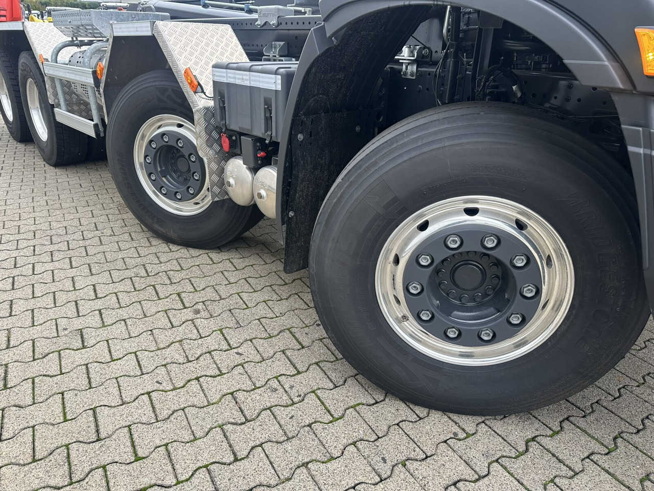 X-Way AD360X48Z 8x4 X-Way AD360X48Z 8x4, Motorabtrieb, Navi, Schub-Knick - Мултилифт с кука камион: снимка 5 X-Way AD360X48Z 8x4 X-Way AD360X48Z 8x4, Motorabtrieb, Navi, Schub-Knick - Мултилифт с кука камион: снимка 5