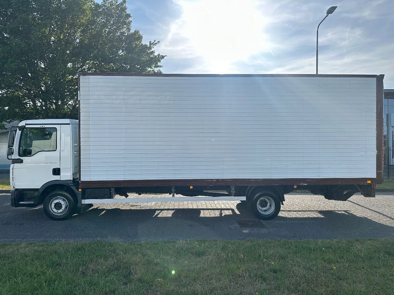 MAN TGL 12.210 MANUAL + 2000 KG LIFT + 2.60 M HIGH BIG BOX + AIRCO + SPRING / SPRING + 3 SEATS - Камион фургон: снимка 2 MAN TGL 12.210 MANUAL + 2000 KG LIFT + 2.60 M HIGH BIG BOX + AIRCO + SPRING / SPRING + 3 SEATS - Камион фургон: снимка 2