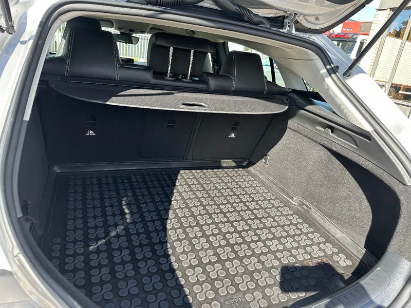 Mercedes-Benz CLA-Klasse 200 D - SHOOTING BRAKE + STANDKLIMA + NAVI - Лек автомобил: снимка 4 Mercedes-Benz CLA-Klasse 200 D - SHOOTING BRAKE + STANDKLIMA + NAVI - Лек автомобил: снимка 4