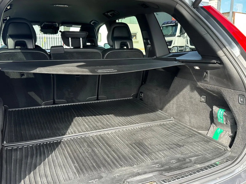 Volvo XC90 B5 AWD + R-DESIGN + FULL LEATHER + 360 CAMERA + NAVI + AHK + HARMAN KARDON - Джип: снимка 4 Volvo XC90 B5 AWD + R-DESIGN + FULL LEATHER + 360 CAMERA + NAVI + AHK + HARMAN KARDON - Джип: снимка 4