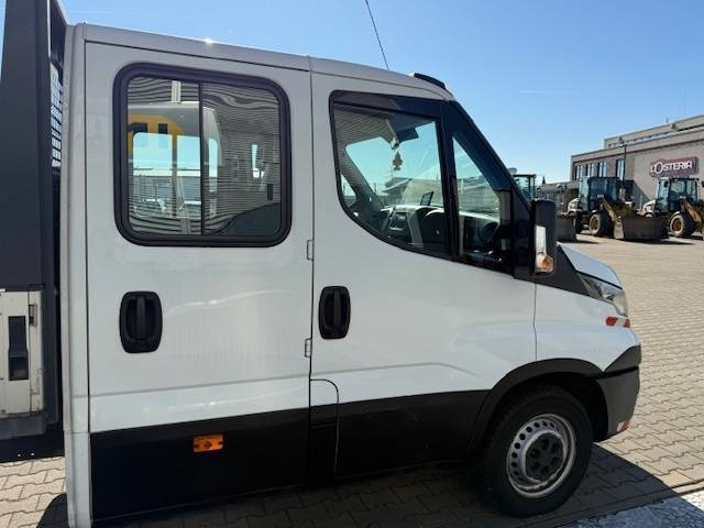 Iveco Daily 35 S12 - Товарен бус: снимка 4 Iveco Daily 35 S12 - Товарен бус: снимка 4