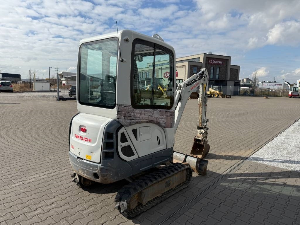 Takeuchi TB 216 Powertilt - Мини багер: снимка 4 Takeuchi TB 216 Powertilt - Мини багер: снимка 4