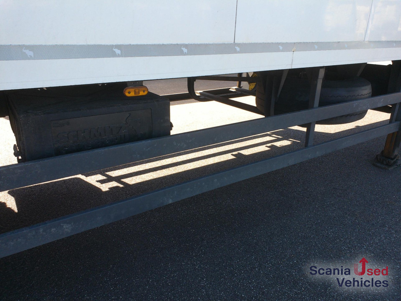 SCHMITZ FD-Aufbau m. Carrier Vector 1550 nur 5516 h - Рефрижератор полуремарке: снимка 5 SCHMITZ FD-Aufbau m. Carrier Vector 1550 nur 5516 h - Рефрижератор полуремарке: снимка 5