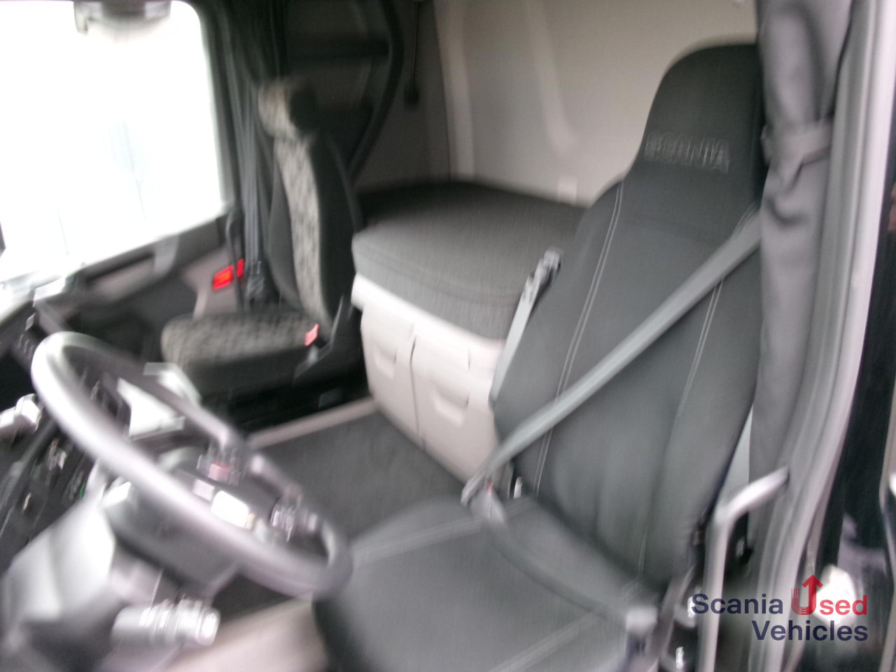 SCANIA R 450 A4x2NA - Влекач: снимка 2 SCANIA R 450 A4x2NA - Влекач: снимка 2