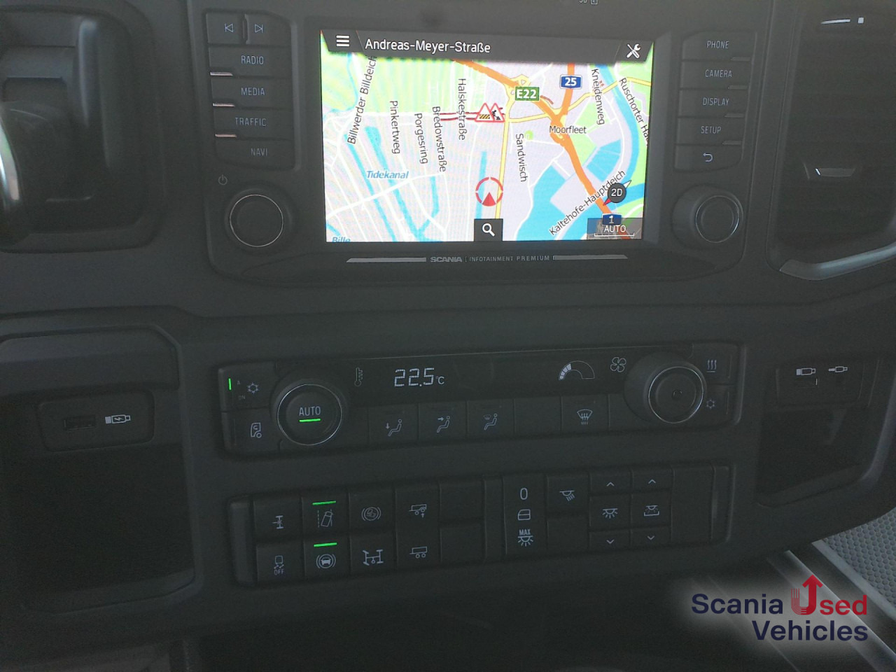 SCANIA R 460 A4x2NA - Влекач: снимка 3 SCANIA R 460 A4x2NA - Влекач: снимка 3