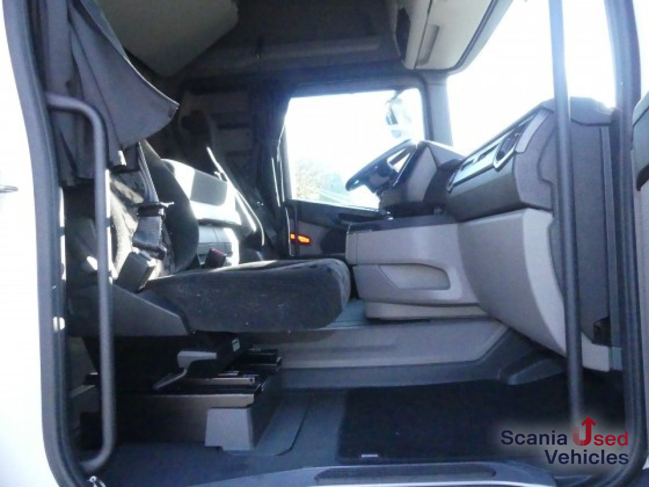 SCANIA R 460 A4x2NA Kipphydraulik New Dashboard - Влекач: снимка 3 SCANIA R 460 A4x2NA Kipphydraulik New Dashboard - Влекач: снимка 3