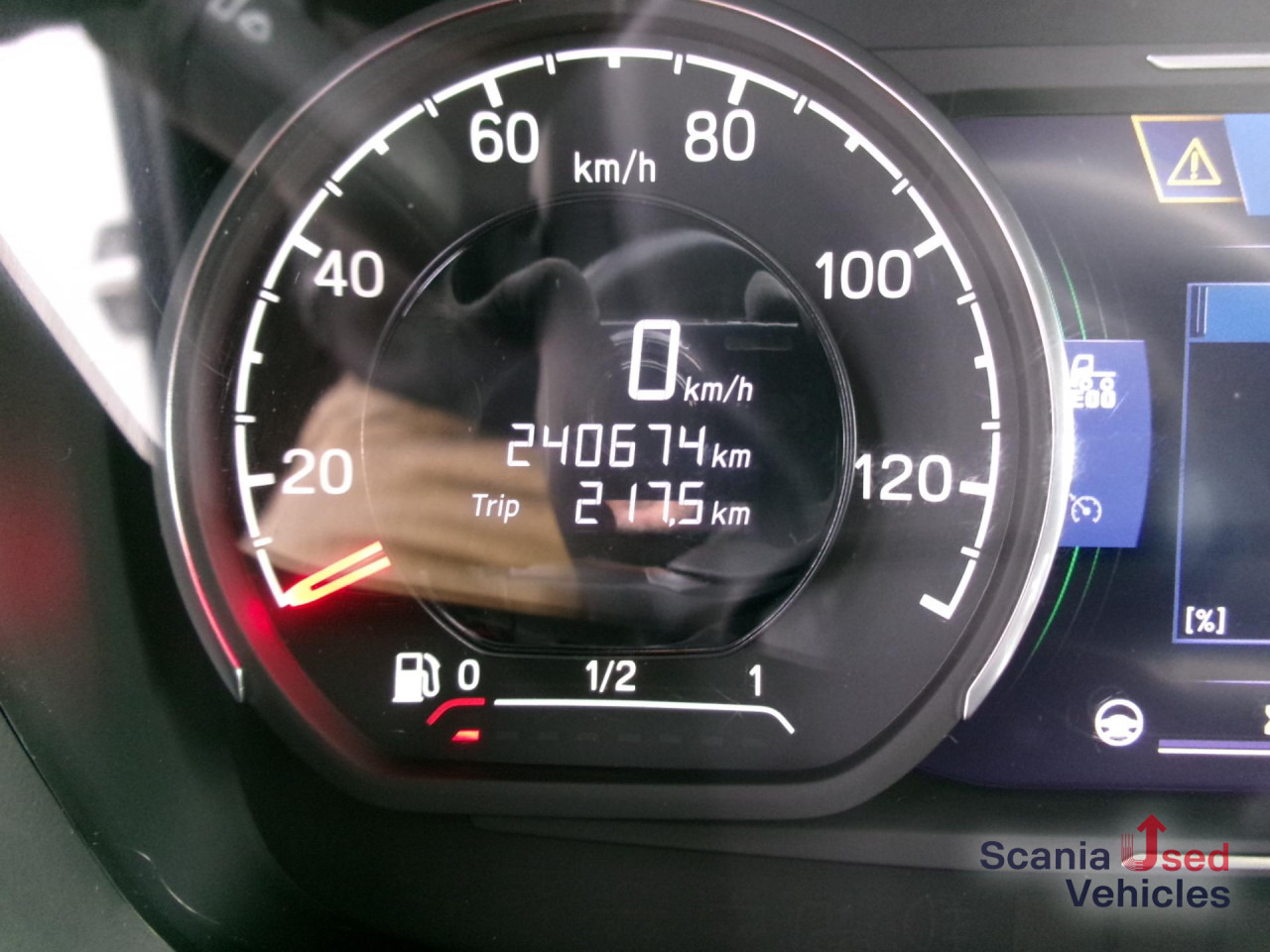 SCANIA R 460 A4x2NA SUPER NAVI Standklima DAB - Влекач: снимка 3 SCANIA R 460 A4x2NA SUPER NAVI Standklima DAB - Влекач: снимка 3