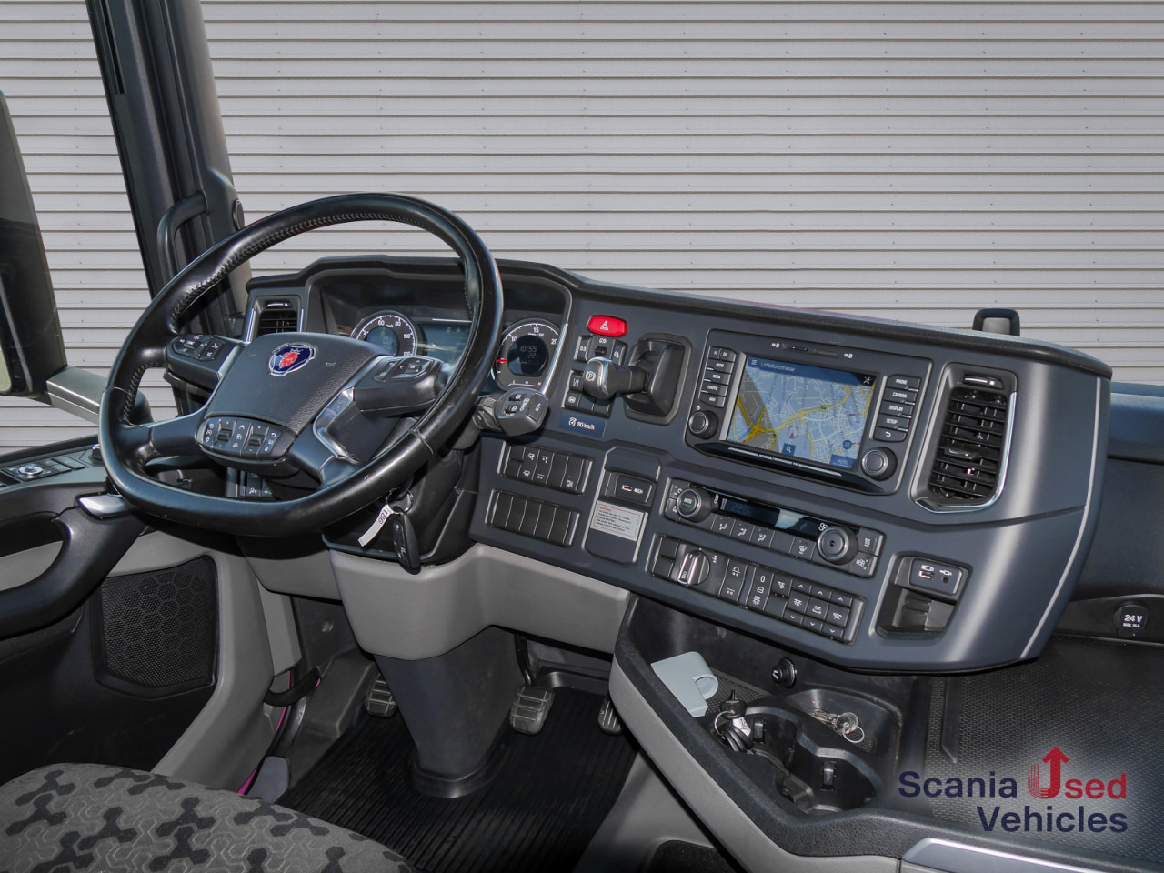 SCANIA R 410 B6x2*4NB - Pritsche / Plane / Hecktüren - - Камион с брезент: снимка 3 SCANIA R 410 B6x2*4NB - Pritsche / Plane / Hecktüren - - Камион с брезент: снимка 3