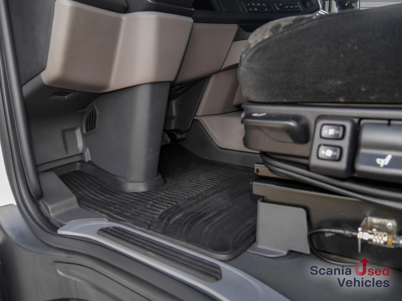SCANIA R 450 A4X2NA - Влекач: снимка 5 SCANIA R 450 A4X2NA - Влекач: снимка 5