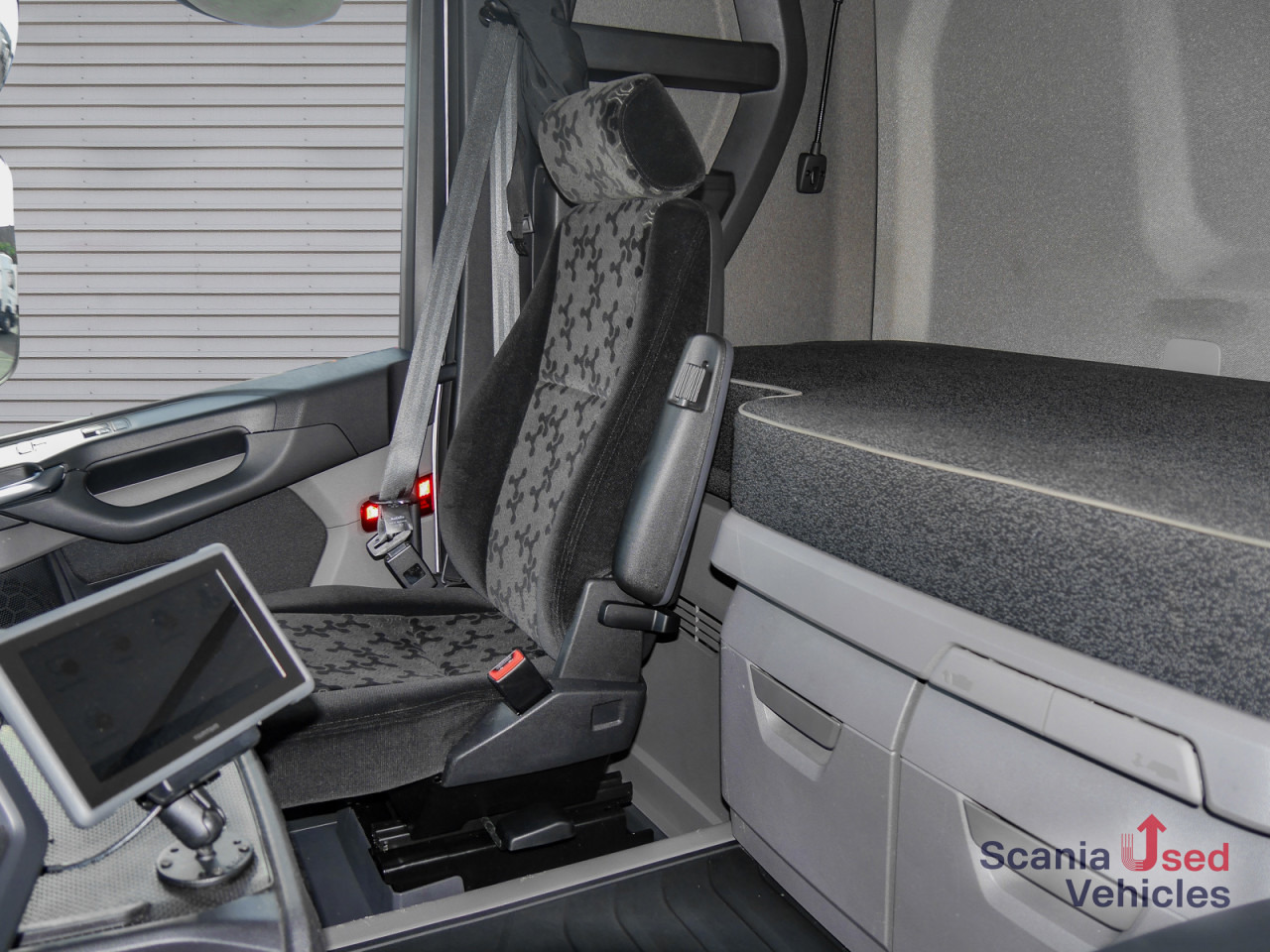 SCANIA R 450 A4X2NA - Влекач: снимка 2 SCANIA R 450 A4X2NA - Влекач: снимка 2