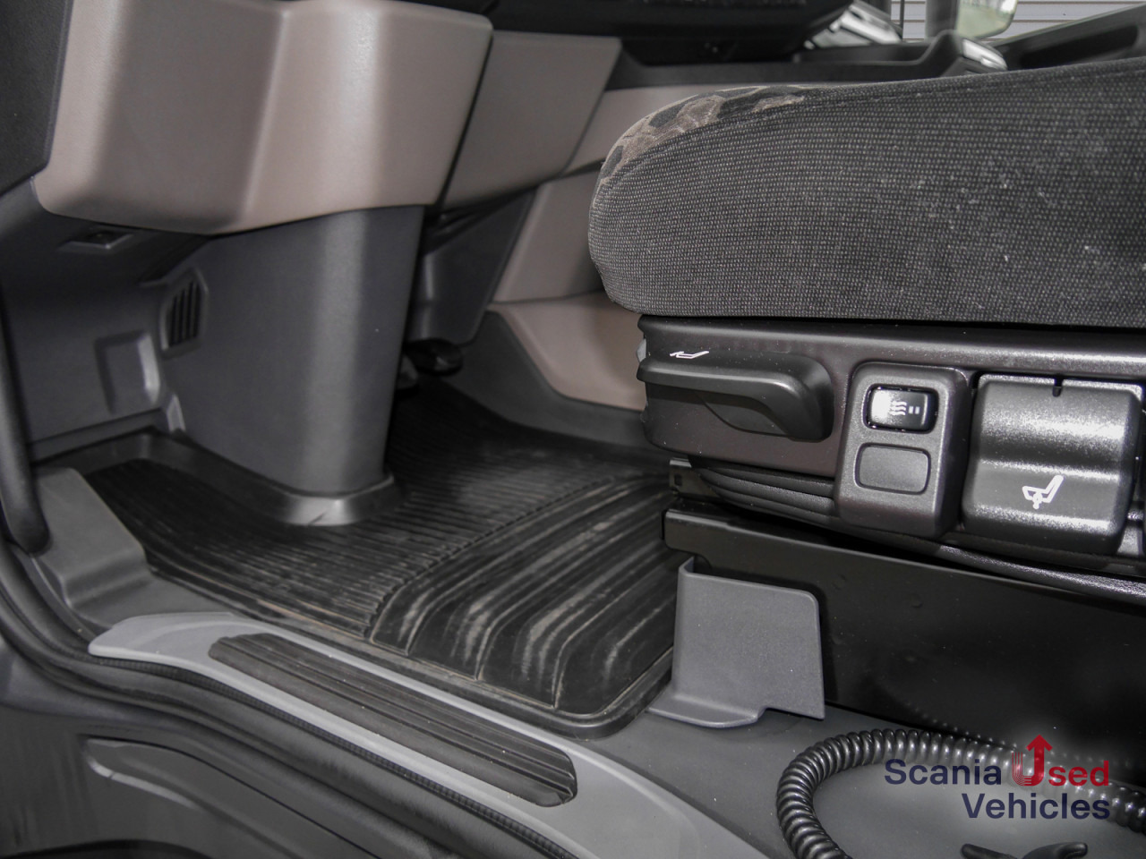 SCANIA R 460 A4x2EB - SUPER - - Влекач: снимка 4 SCANIA R 460 A4x2EB - SUPER - - Влекач: снимка 4