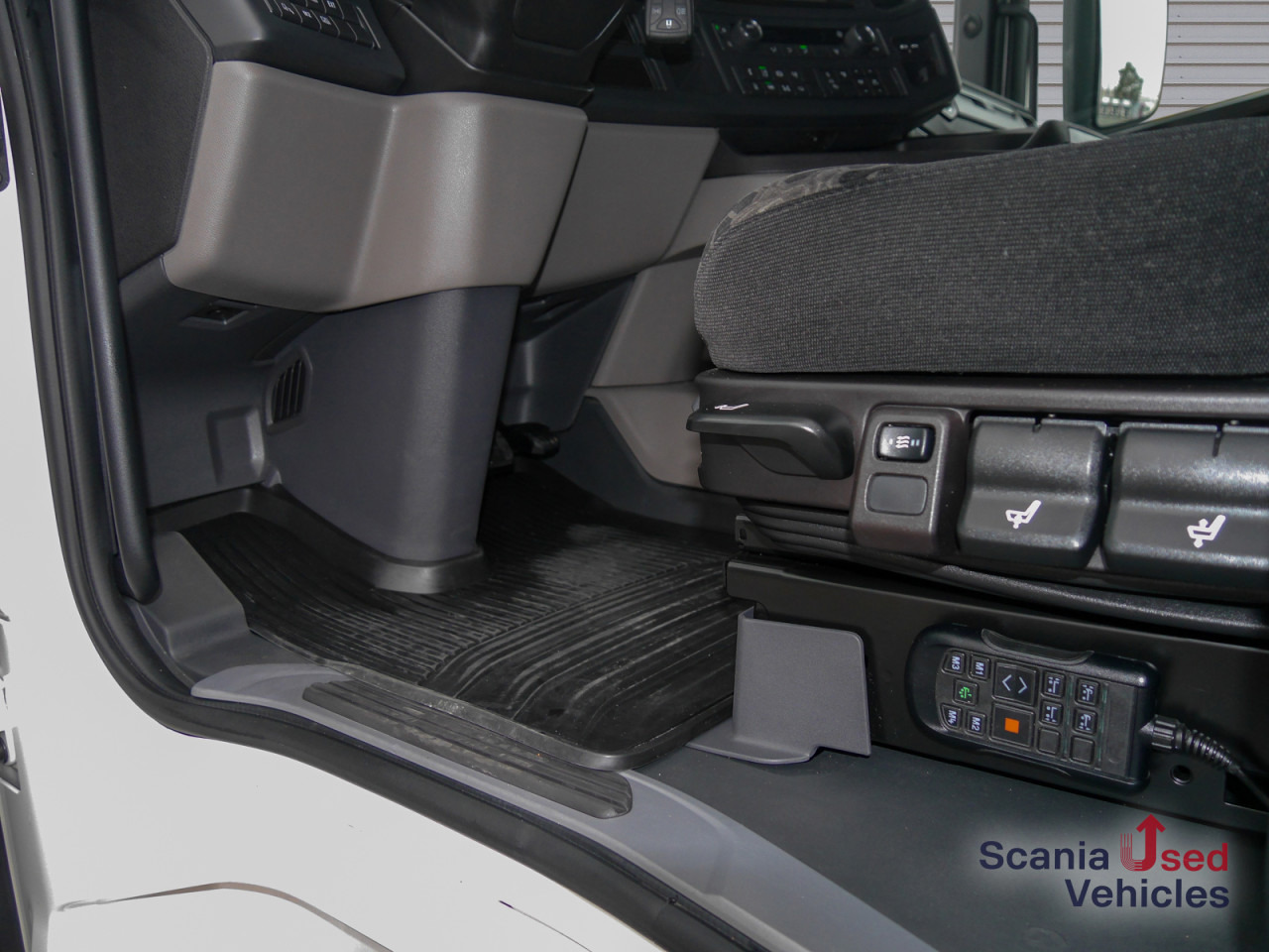 SCANIA R 460 A4x2NA - SUPER - - Влекач: снимка 3 SCANIA R 460 A4x2NA - SUPER - - Влекач: снимка 3