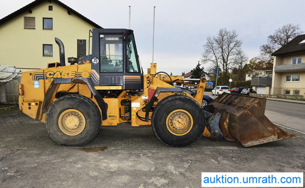 CASE 721 B - Колесен товарач: снимка 3 CASE 721 B - Колесен товарач: снимка 3