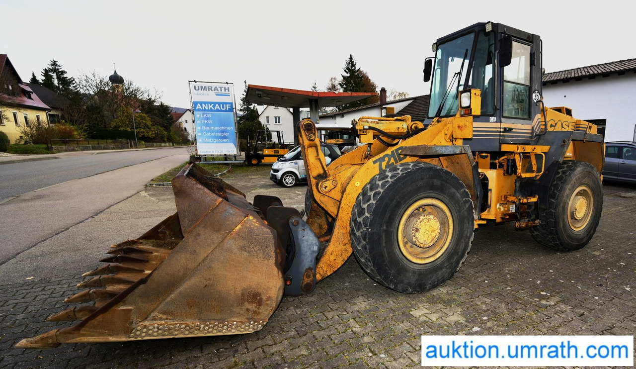 CASE 721 B - Колесен товарач: снимка 1 CASE 721 B - Колесен товарач: снимка 1