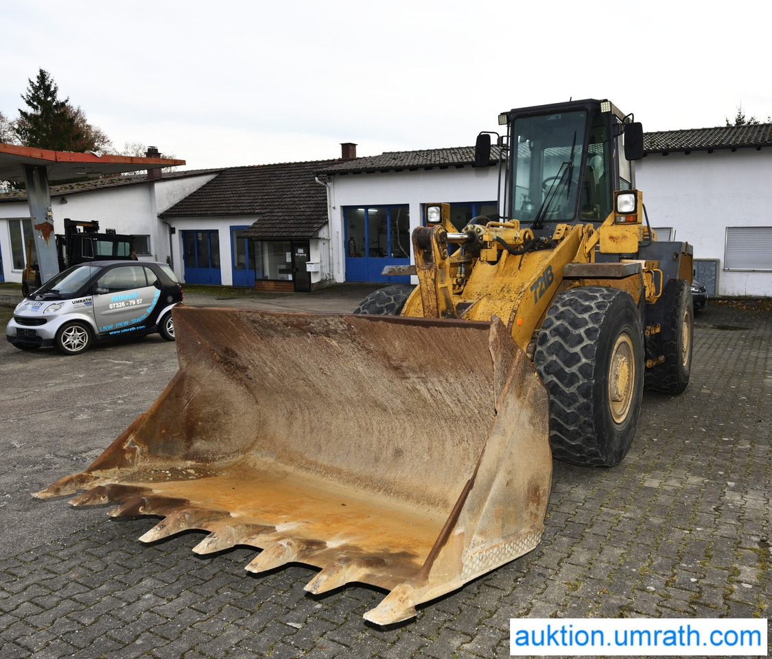 CASE 721 B - Колесен товарач: снимка 2 CASE 721 B - Колесен товарач: снимка 2