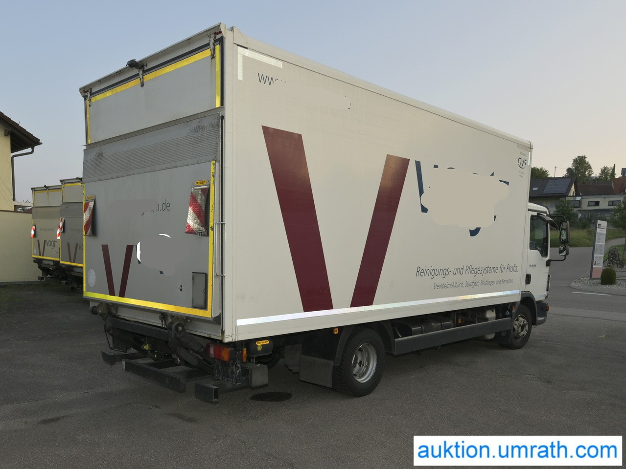 MAN (V182) TGL 12.250 4x2 L/BL Koffer Ladebordwand Klimaautomatik NAVI Luftfederung Automatikgetriebe EURO 6 - Камион фургон: снимка 5 MAN (V182) TGL 12.250 4x2 L/BL Koffer Ladebordwand Klimaautomatik NAVI Luftfederung Automatikgetriebe EURO 6 - Камион фургон: снимка 5