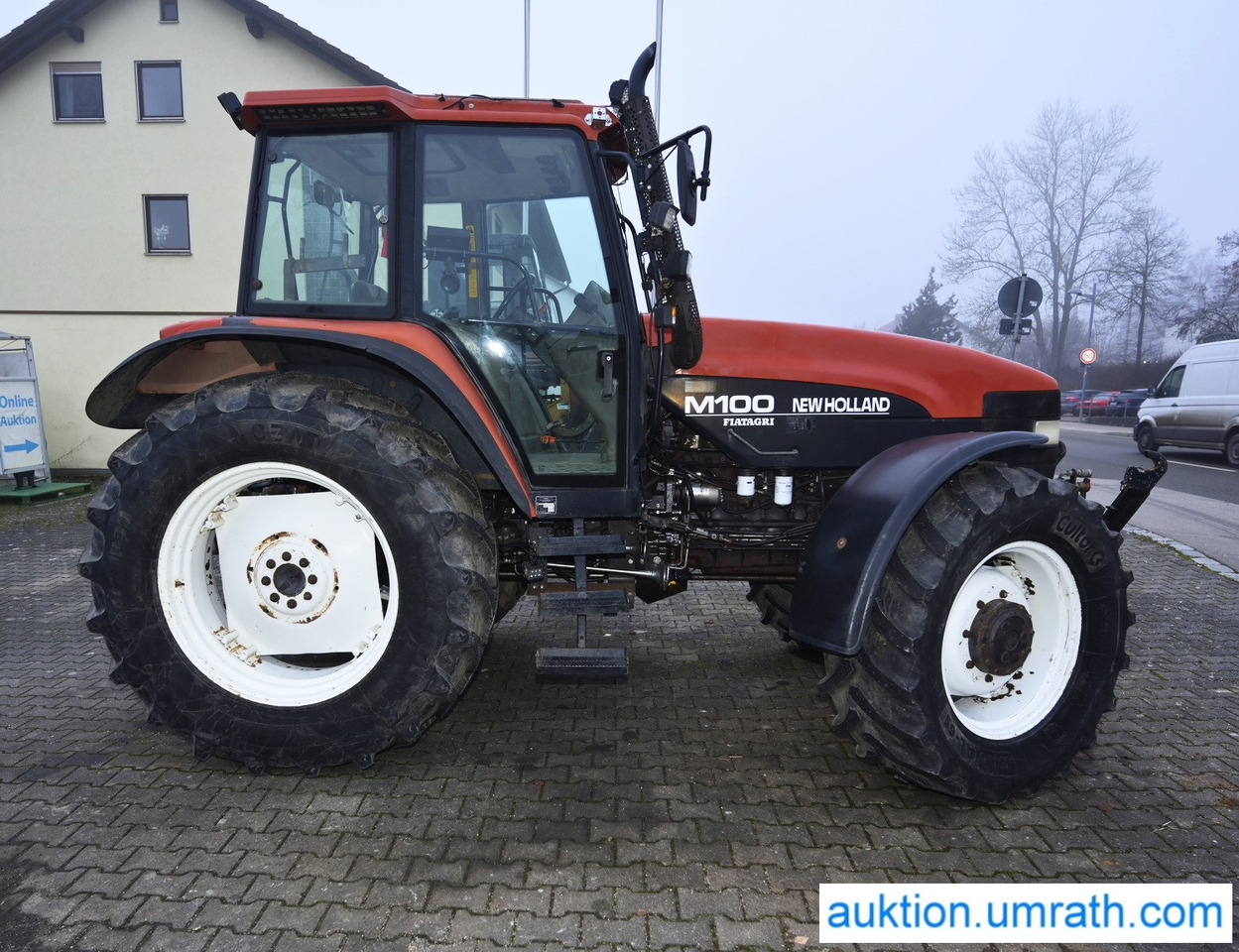 NEW HOLLAND M100 4x4 - Трактор: снимка 4 NEW HOLLAND M100 4x4 - Трактор: снимка 4