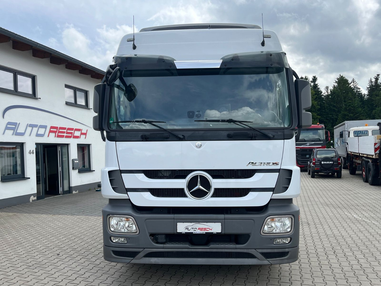 Mercedes-Benz Actros 2544 MP3 Abrollkipper original 84.000KM - Мултилифт с кука камион: снимка 2 Mercedes-Benz Actros 2544 MP3 Abrollkipper original 84.000KM - Мултилифт с кука камион: снимка 2