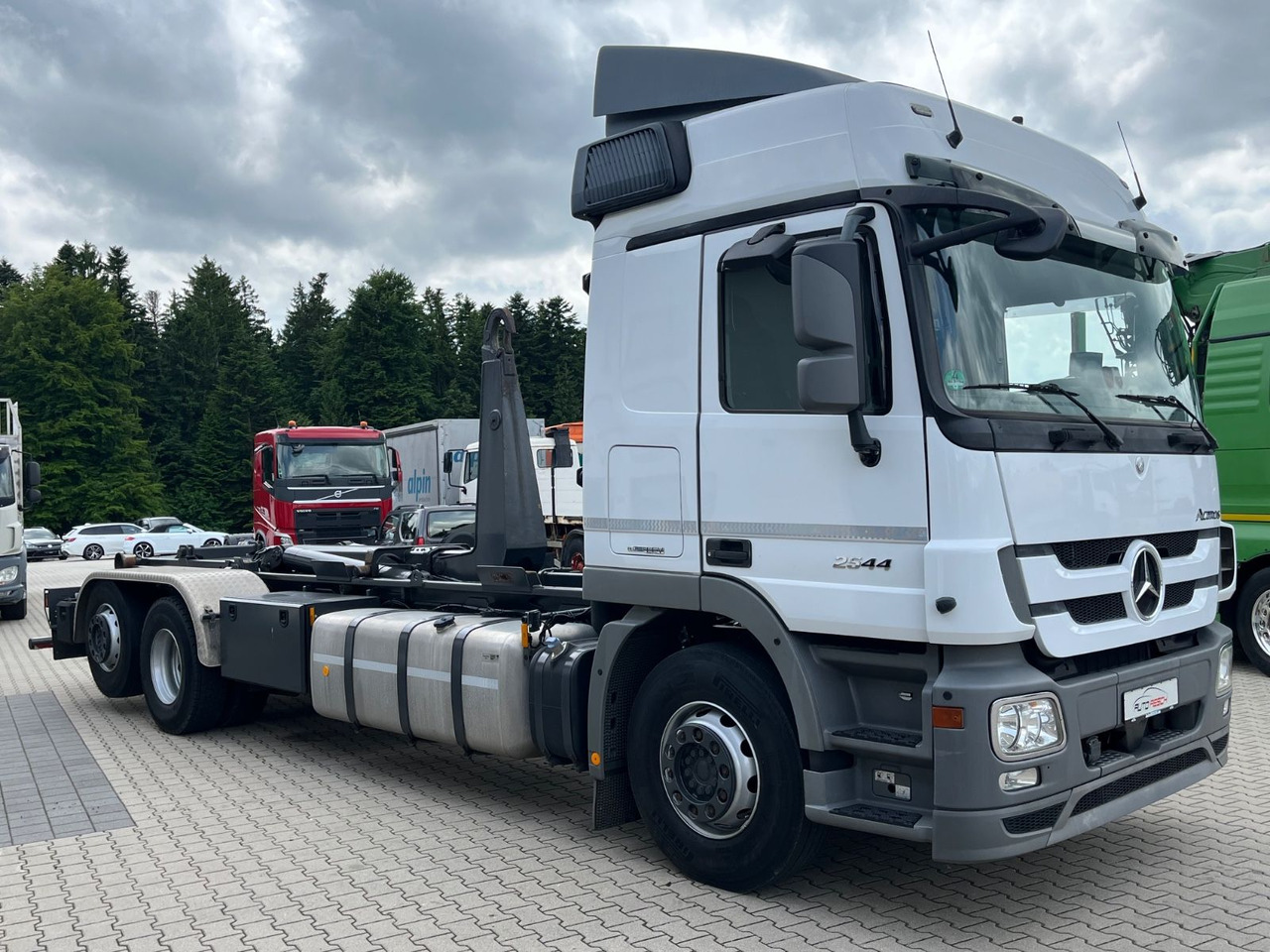 Mercedes-Benz Actros 2544 MP3 Abrollkipper original 84.000KM - Мултилифт с кука камион: снимка 4 Mercedes-Benz Actros 2544 MP3 Abrollkipper original 84.000KM - Мултилифт с кука камион: снимка 4