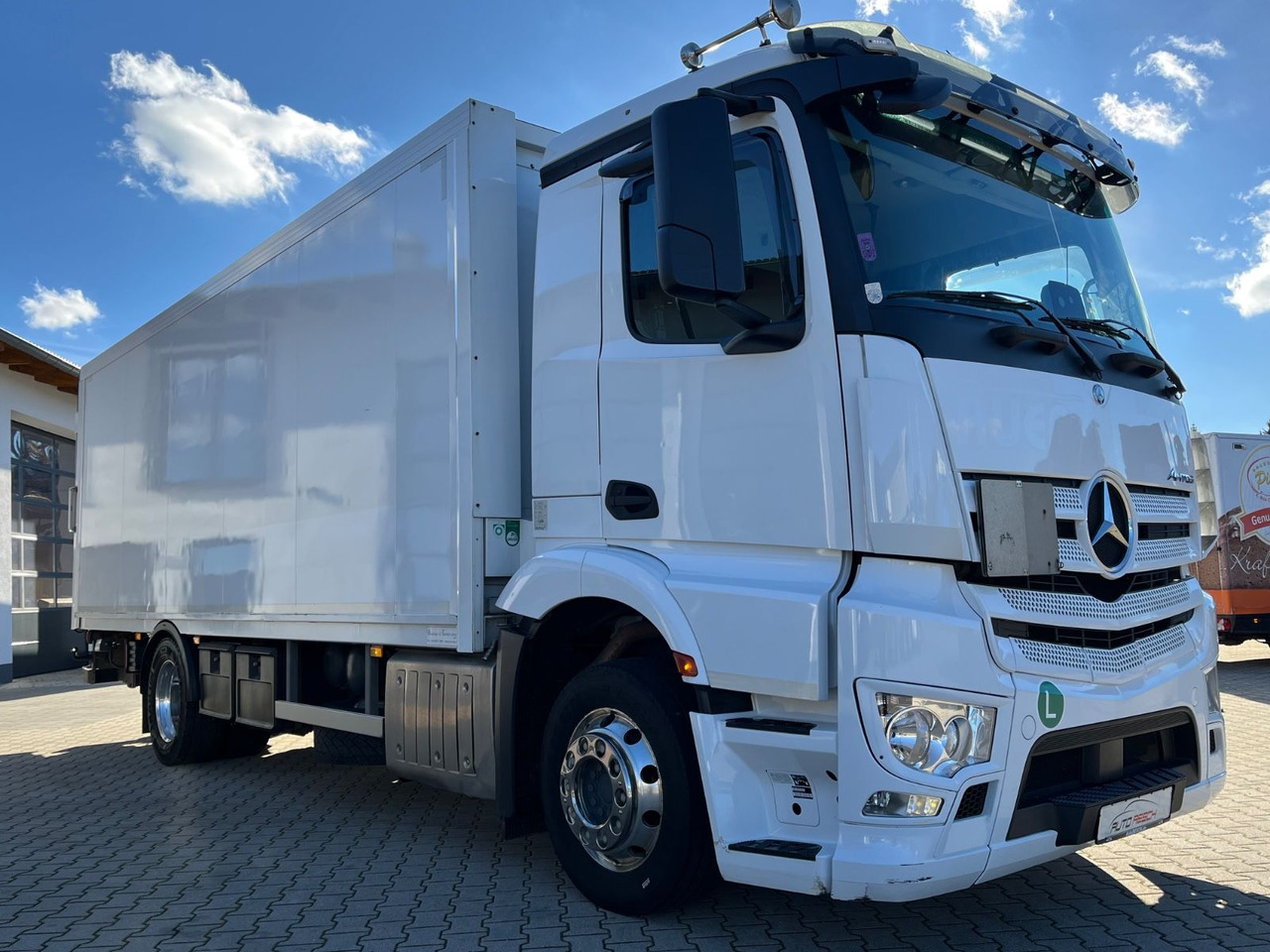 Mercedes-Benz Antos 1836 Klappwand Getränkekoffer beheizt - За напитки камион: снимка 4 Mercedes-Benz Antos 1836 Klappwand Getränkekoffer beheizt - За напитки камион: снимка 4