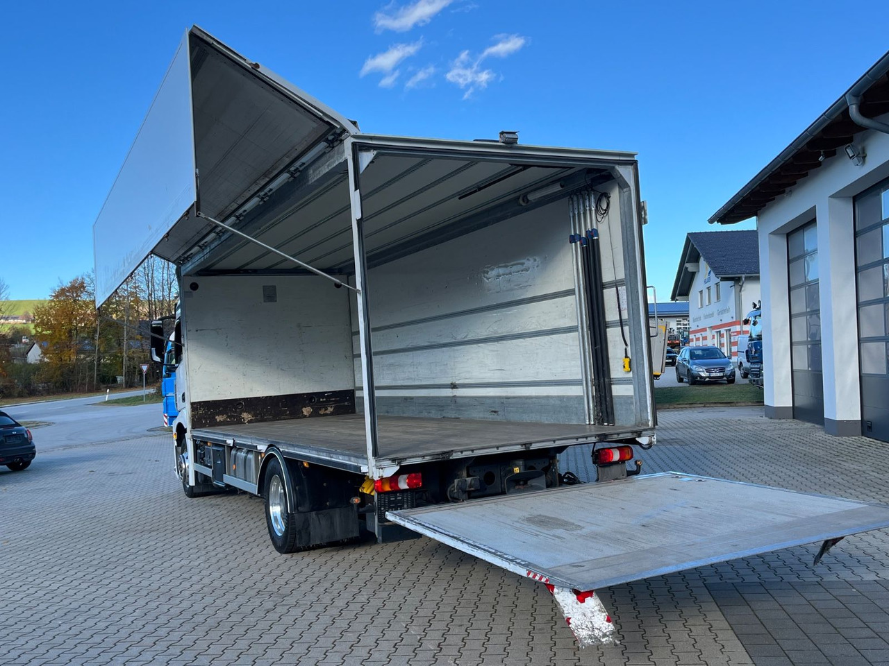 Mercedes-Benz Antos 1836 Klappwand Getränkekoffer beheizt - За напитки камион: снимка 5 Mercedes-Benz Antos 1836 Klappwand Getränkekoffer beheizt - За напитки камион: снимка 5