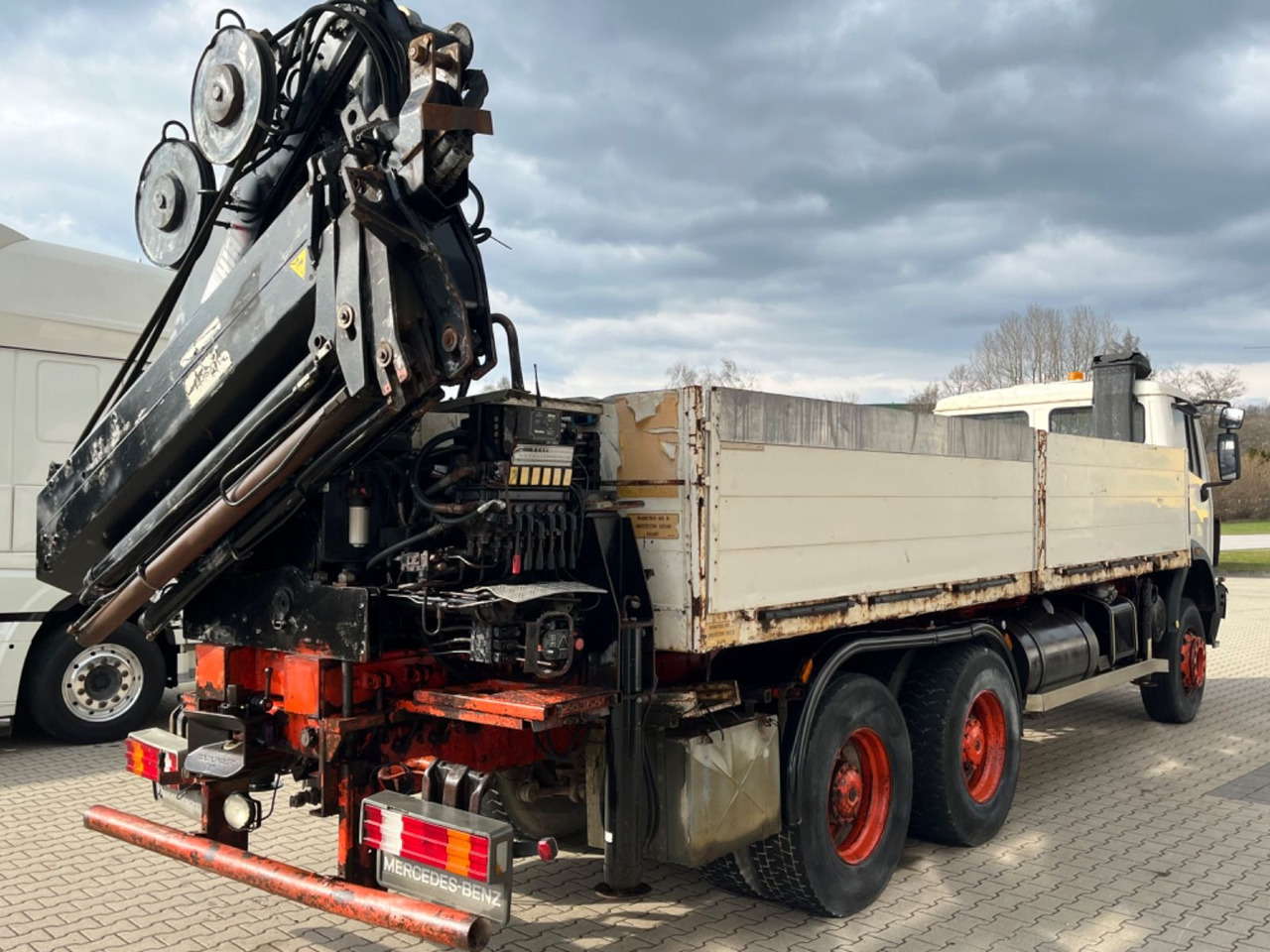 Mercedes-Benz SK 2635 6x4 V8 Pritsche mit HIAB 300-4 - Бордови камион, Камион с кран: снимка 5 Mercedes-Benz SK 2635 6x4 V8 Pritsche mit HIAB 300-4 - Бордови камион, Камион с кран: снимка 5