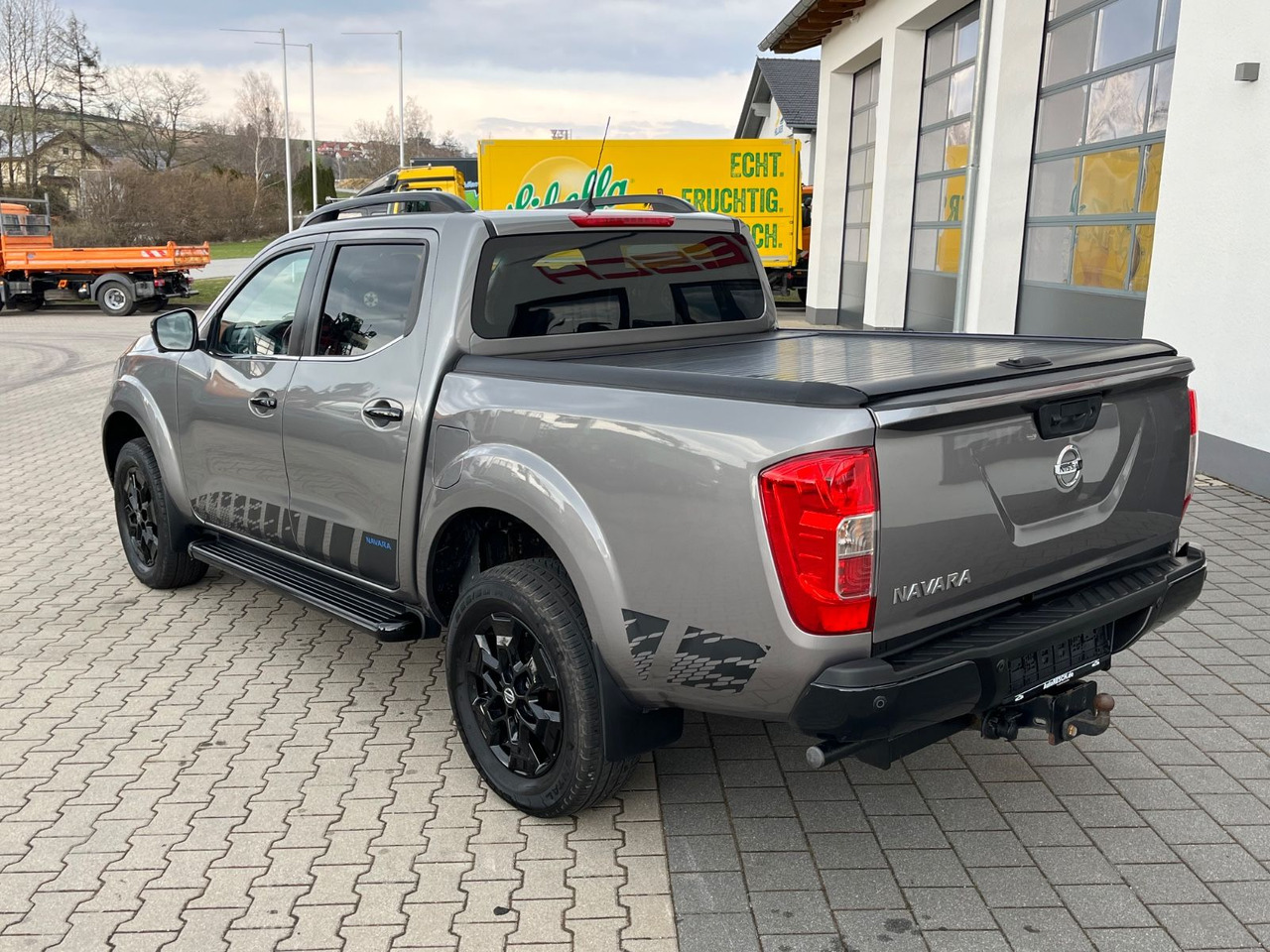 Nissan Navara NP300 N-Guard Double Cab 4x4 - Джип: снимка 5 Nissan Navara NP300 N-Guard Double Cab 4x4 - Джип: снимка 5