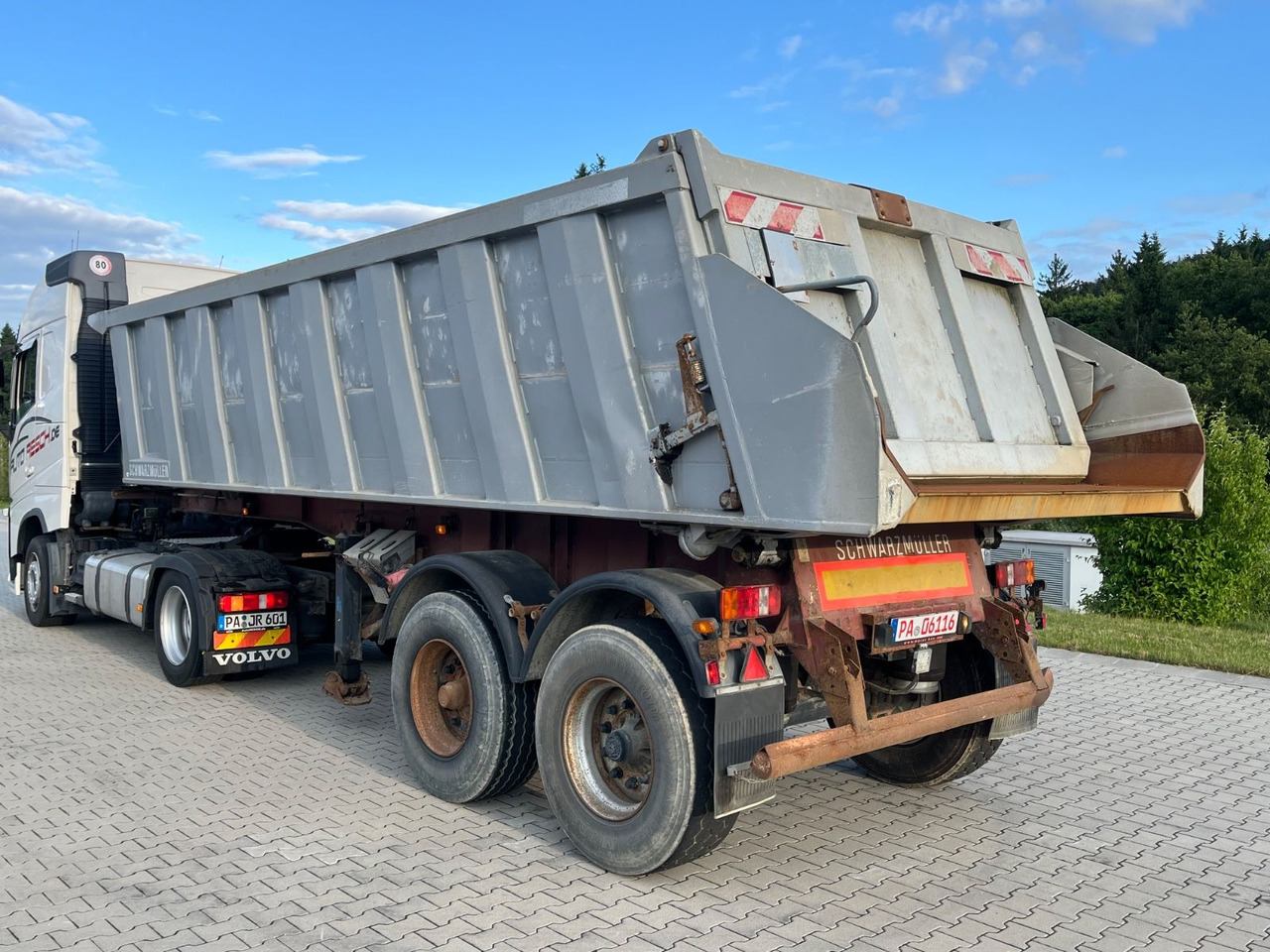 Schwarzmüller 2 Achs Alu Kippmulde Trommelbremse - Самосвал полуремарке: снимка 4 Schwarzmüller 2 Achs Alu Kippmulde Trommelbremse - Самосвал полуремарке: снимка 4