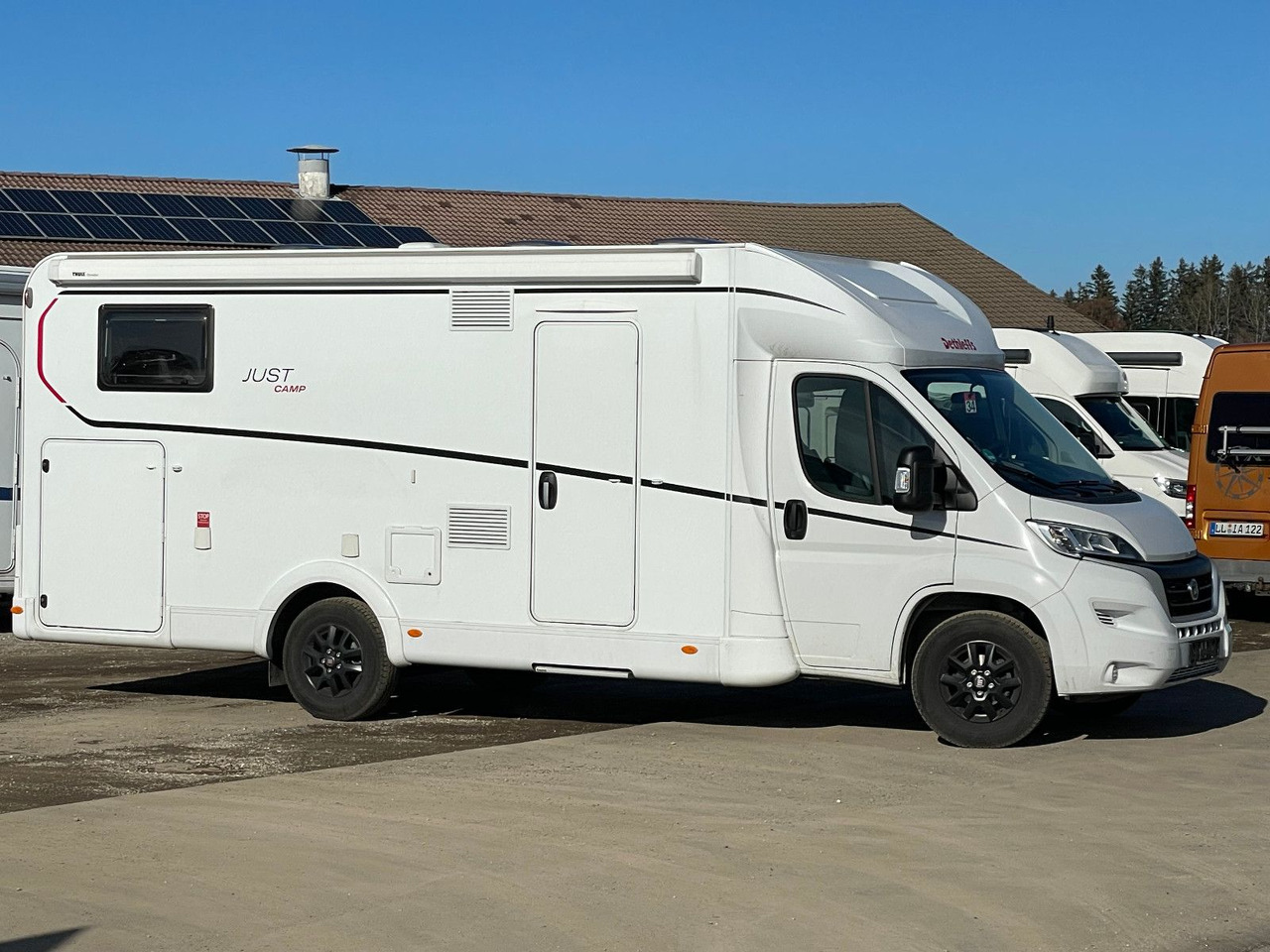 Dethleffs Just T 7052 EB mit Hubbett,Fiat,Markise,RFK,Navi - Полуинтегриран кемпер: снимка 2 Dethleffs Just T 7052 EB mit Hubbett,Fiat,Markise,RFK,Navi - Полуинтегриран кемпер: снимка 2