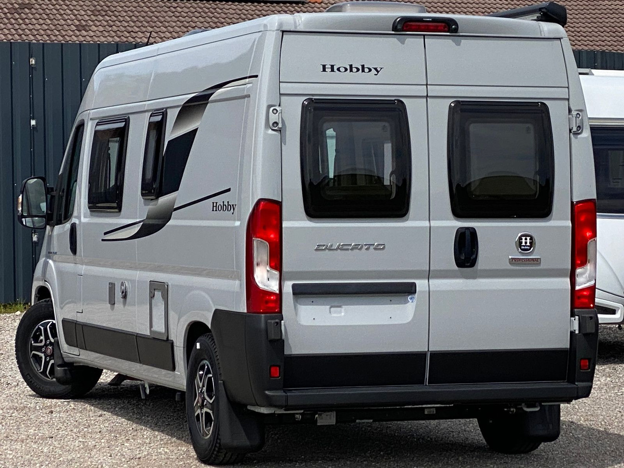 Hobby Vantana De Luxe K60 FT *Markise*Navi*RFK*Automat - Кемпер ван: снимка 5 Hobby Vantana De Luxe K60 FT *Markise*Navi*RFK*Automat - Кемпер ван: снимка 5