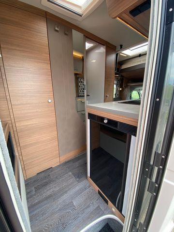 Нови Полуинтегриран кемпер Knaus Tourer Van 500 LT, slide Bett, 4 P. Zulassung: снимка 16