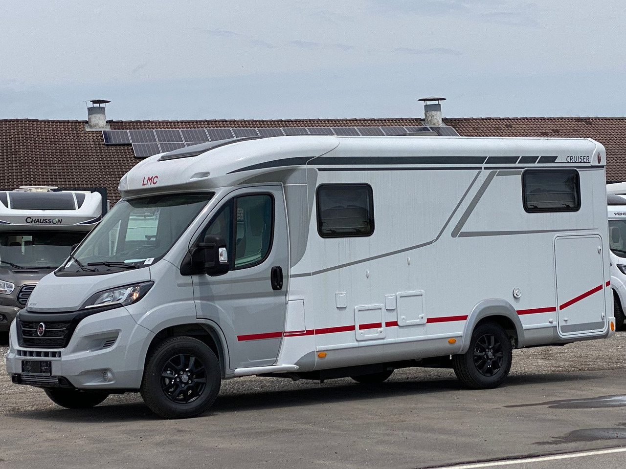 LMC Cruiser V 646 G, SAT, Navi, Sondermodell,16 Zoll - Полуинтегриран кемпер: снимка 4 LMC Cruiser V 646 G, SAT, Navi, Sondermodell,16 Zoll - Полуинтегриран кемпер: снимка 4