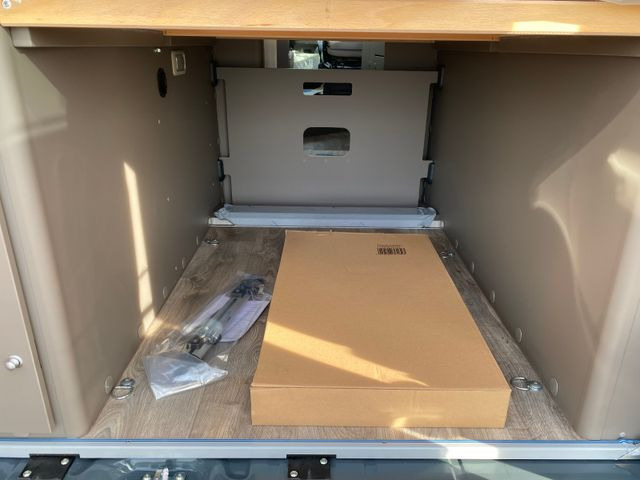 Нови Кемпер ван LMC INNOVAN 600 ,ASD, Aufstelldach,26 Modell,: снимка 14 Нови Кемпер ван LMC INNOVAN 600 ,ASD, Aufstelldach,26 Modell,: снимка 14