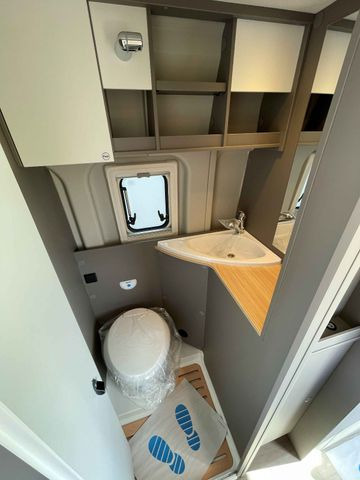 Нови Кемпер ван LMC INNOVAN 600 ,ASD, Aufstelldach,26 Modell,Navi: снимка 14 Нови Кемпер ван LMC INNOVAN 600 ,ASD, Aufstelldach,26 Modell,Navi: снимка 14