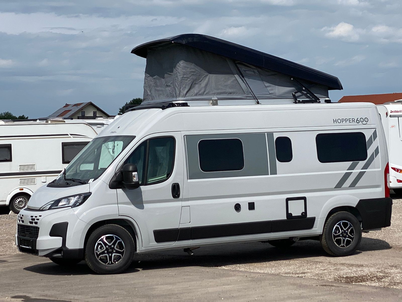 LMC INNOVAN 600 ,Aufstelldach,Automatik,25 Modell - Кемпер ван: снимка 3 LMC INNOVAN 600 ,Aufstelldach,Automatik,25 Modell - Кемпер ван: снимка 3