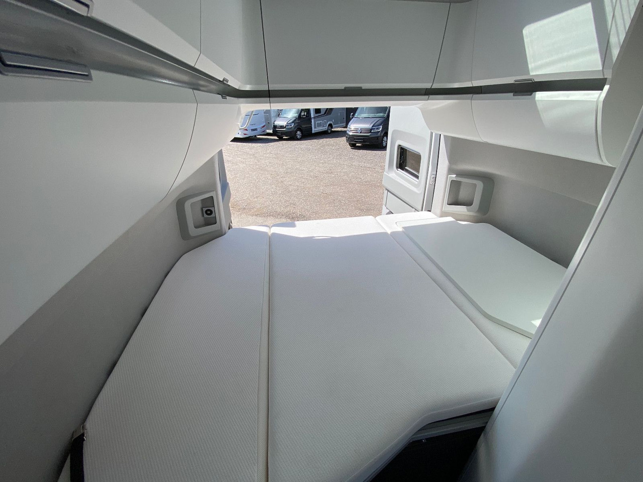 Кемпер ван Volkswagen Grand California 600 FW, 3/4 Bett: снимка 17