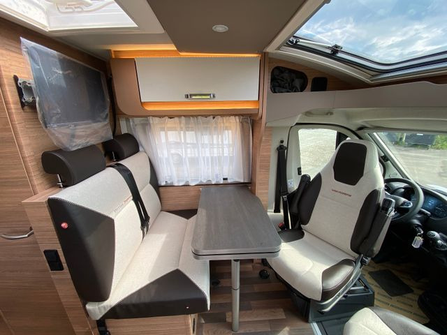 Нови Полуинтегриран кемпер Weinsberg CaraCompact 600 MEG EDITION [PEPPER]25 Modell: снимка 14