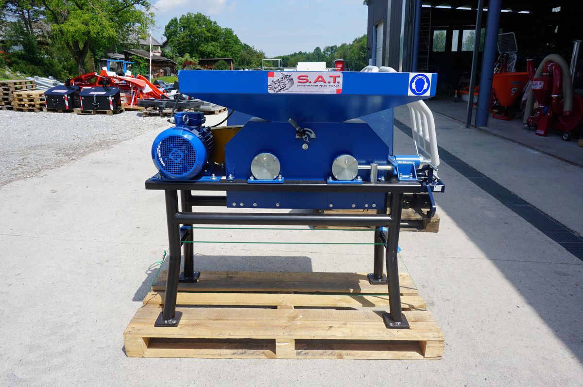 GTH-1800- Getreidequetsche-NEUMASCHINE - Оборудване след прибиране на реколтата: снимка 1 GTH-1800- Getreidequetsche-NEUMASCHINE - Оборудване след прибиране на реколтата: снимка 1