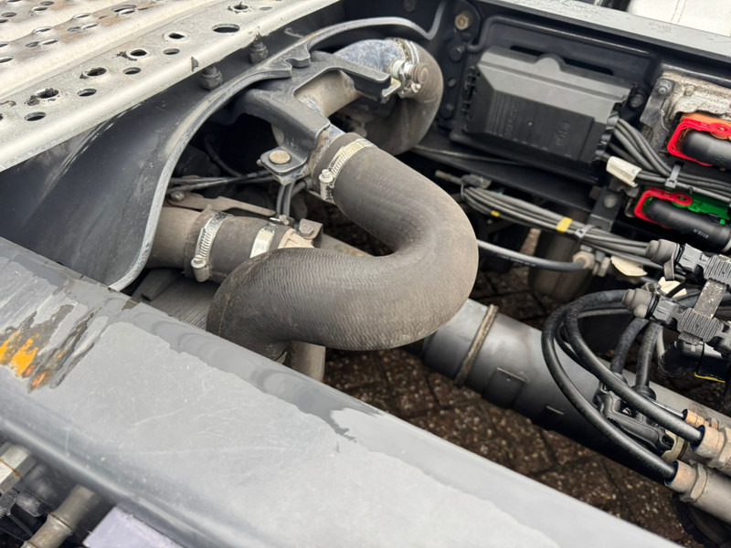 Влекач Scania R410 / Retarder / Night Klima / 2 Tanks / Full Air / TUV: 3-2026 / NL Truck: снимка 16 Влекач Scania R410 / Retarder / Night Klima / 2 Tanks / Full Air / TUV: 3-2026 / NL Truck: снимка 16