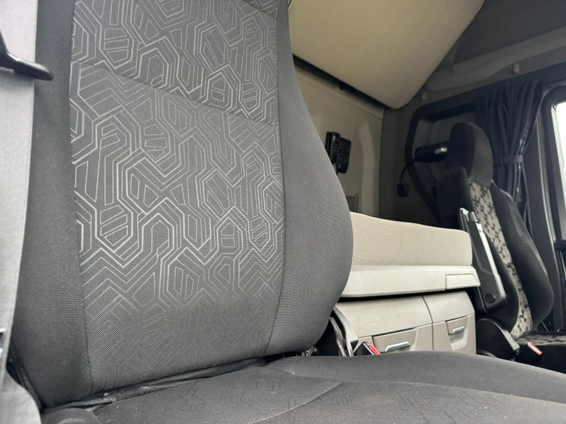 Влекач Scania R410 / Retarder / Night Klima / 2 Tanks / Full Air / TUV: 3-2026 / NL Truck: снимка 18 Влекач Scania R410 / Retarder / Night Klima / 2 Tanks / Full Air / TUV: 3-2026 / NL Truck: снимка 18