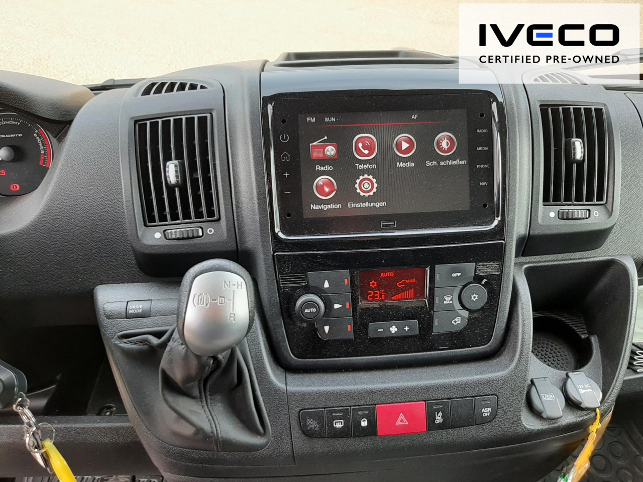 FIAT e-Ducato L2H2 teilverglast (47-kWh) - Товарен бус, Електрически бус: снимка 5 FIAT e-Ducato L2H2 teilverglast (47-kWh) - Товарен бус, Електрически бус: снимка 5