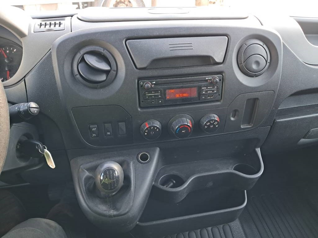 Nissan NV 400 Food Truck Gilli/Katukeittiö auto - Товарен бус: снимка 3 Nissan NV 400 Food Truck Gilli/Katukeittiö auto - Товарен бус: снимка 3