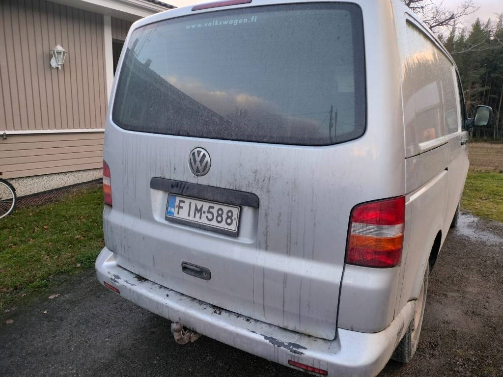 Малък ван Volkswagen Transporter 1.9 TDI: снимка 8 Малък ван Volkswagen Transporter 1.9 TDI: снимка 8