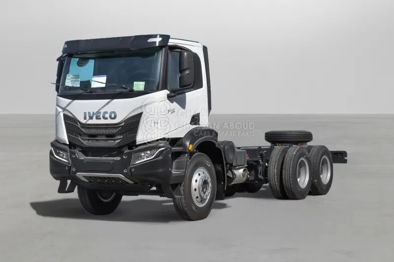 Iveco T-WAY AD380T47H 6x4 R24 Tyres Chassis - Barcelona Stock - Шаси кабина: снимка 1 Iveco T-WAY AD380T47H 6x4 R24 Tyres Chassis - Barcelona Stock - Шаси кабина: снимка 1