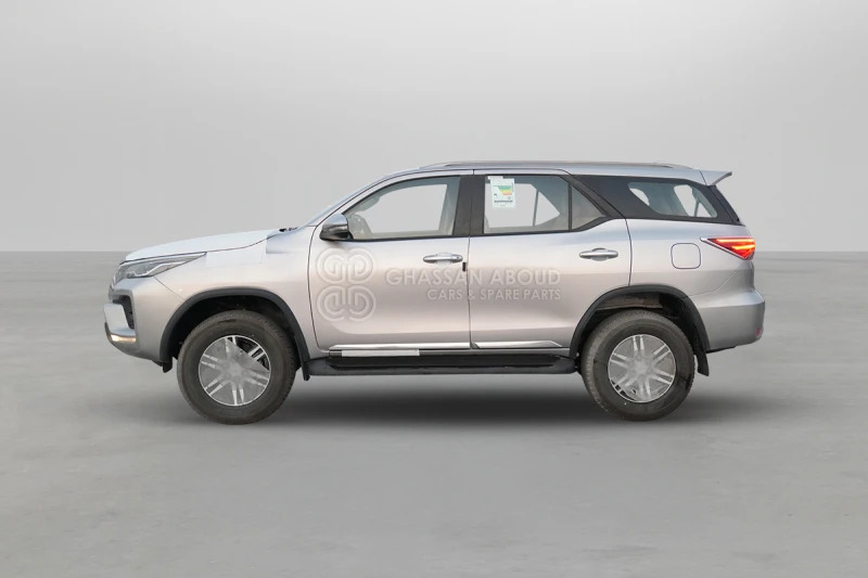 Toyota Fortuner 4x4 - Джип: снимка 3 Toyota Fortuner 4x4 - Джип: снимка 3